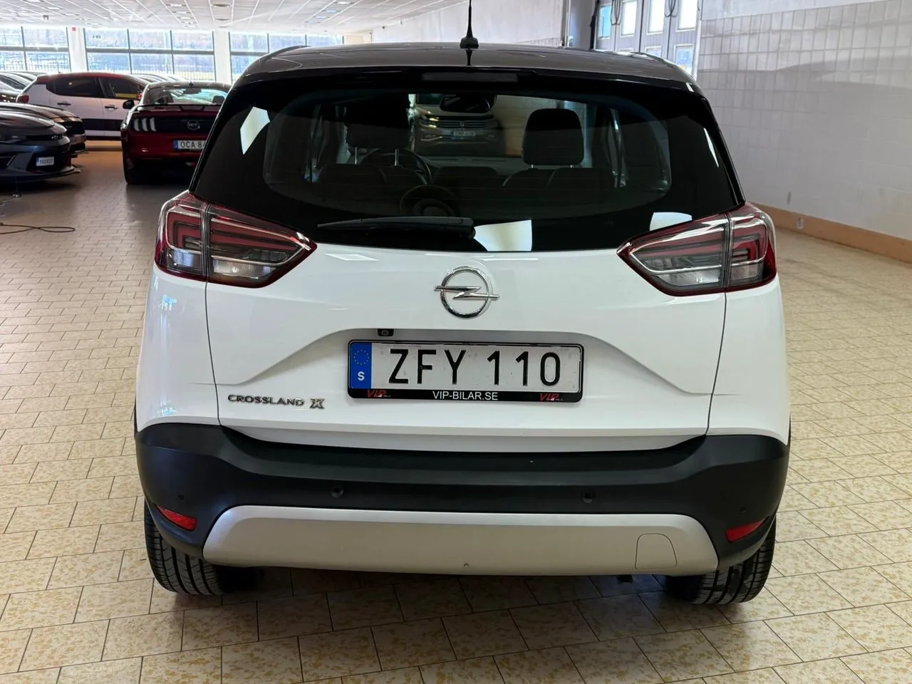 Vehicle image 5