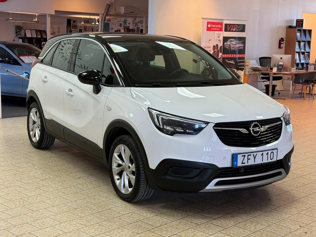 Vehicle image 8