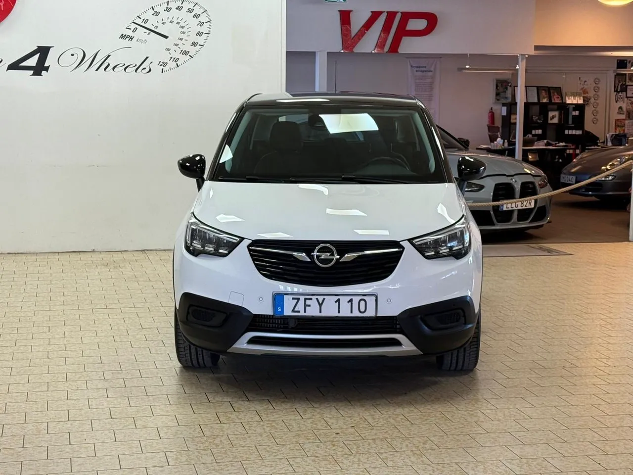 Vehicle image 9