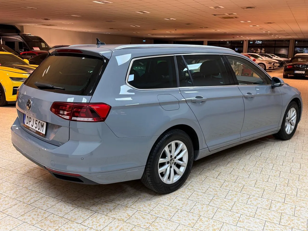 Vehicle image 5
