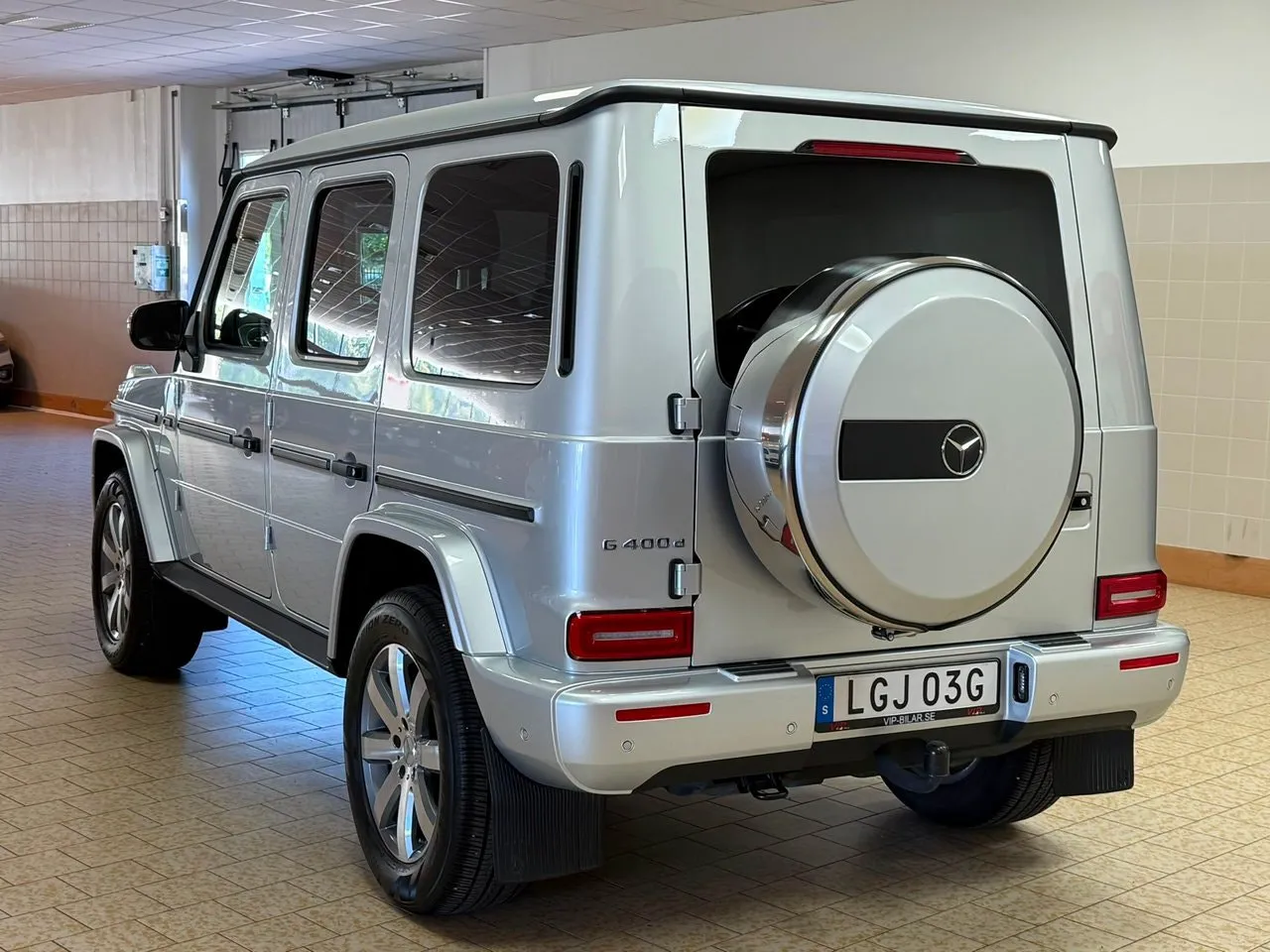 Vehicle image 4