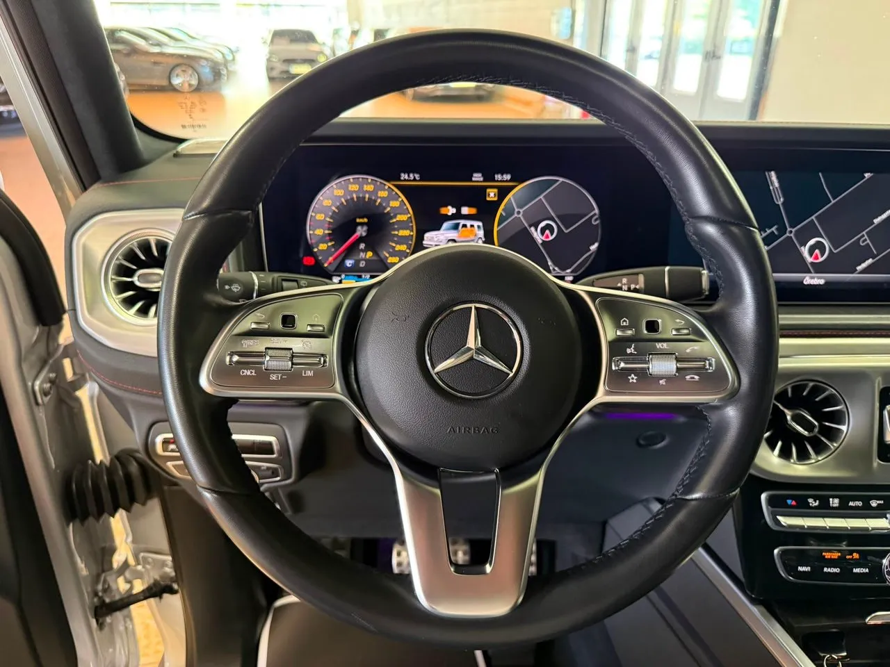 Vehicle image 16
