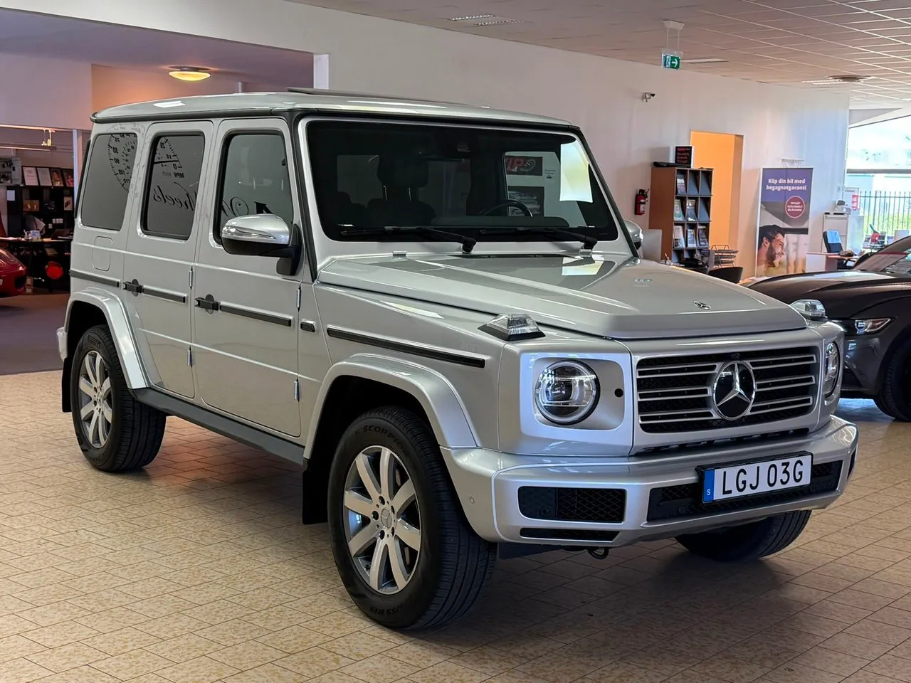 Vehicle image 8