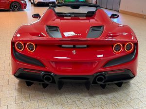 Ferrari F8 bild 5