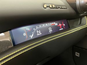 Ferrari F8 bild 23