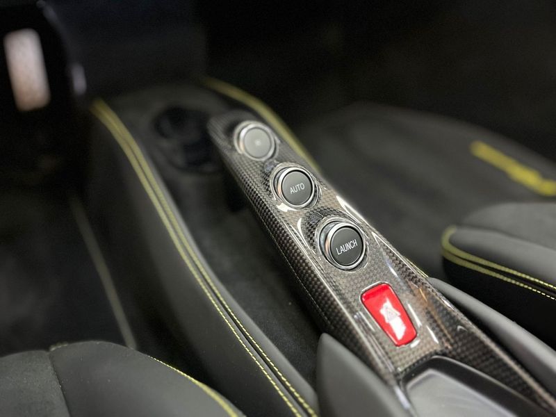 Ferrari F8 bild 21