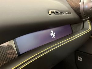 Ferrari F8 bild 30