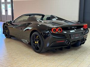 Ferrari F8 bild 4