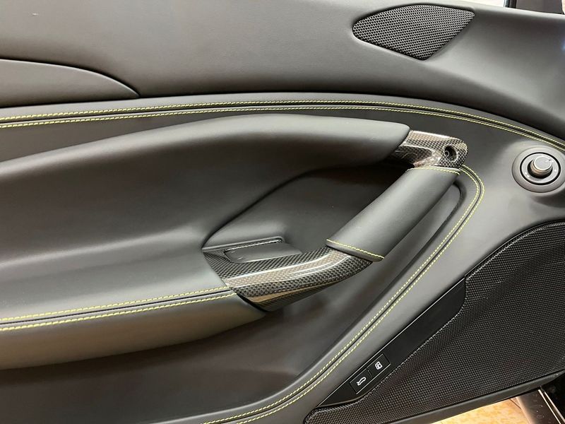 Ferrari F8 bild 31