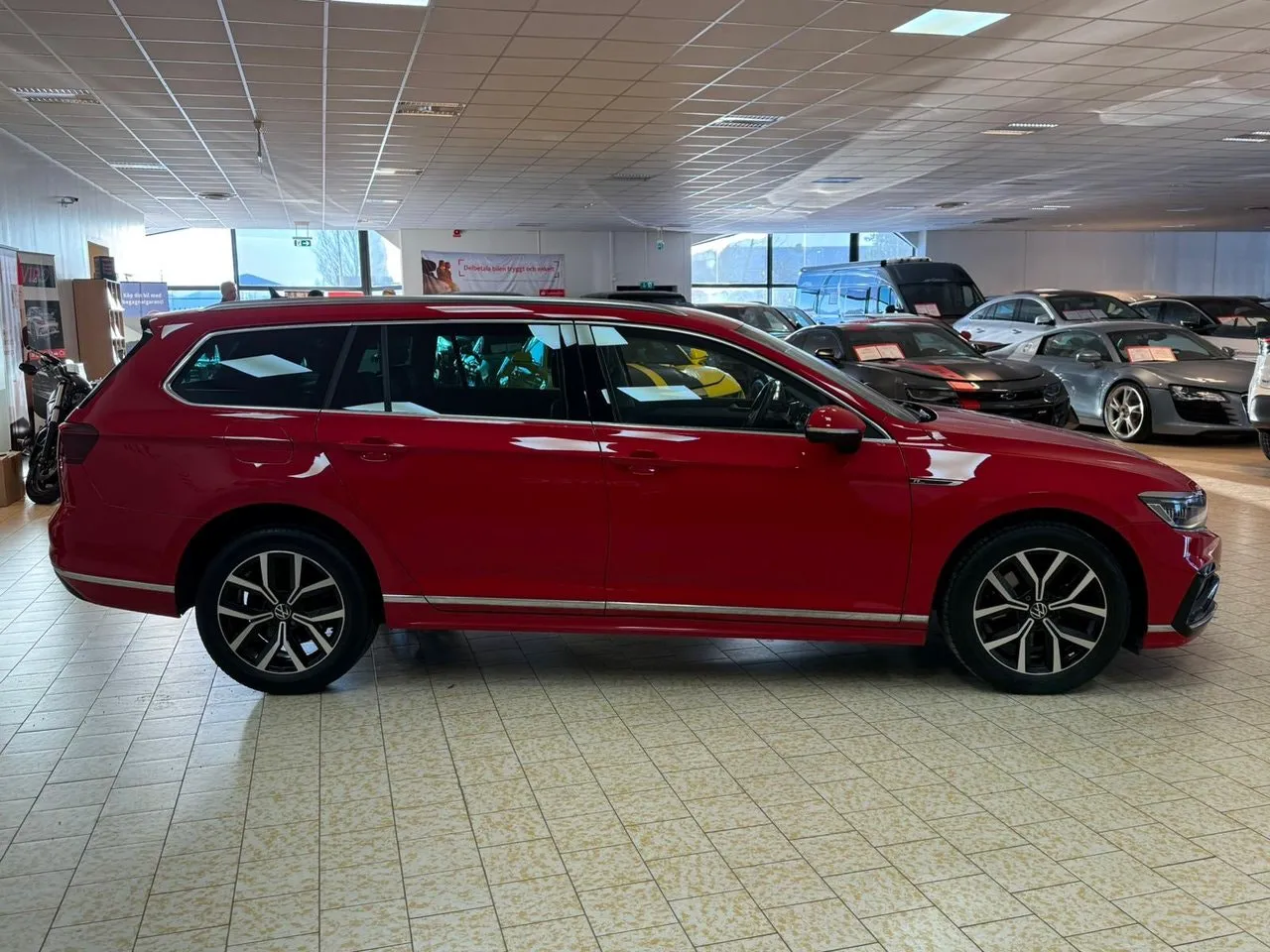 Vehicle image 6
