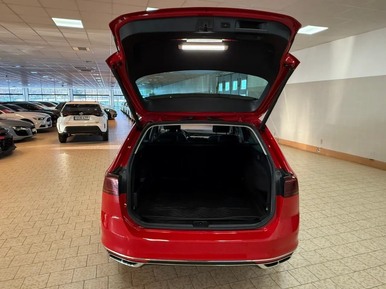 Vehicle image 9