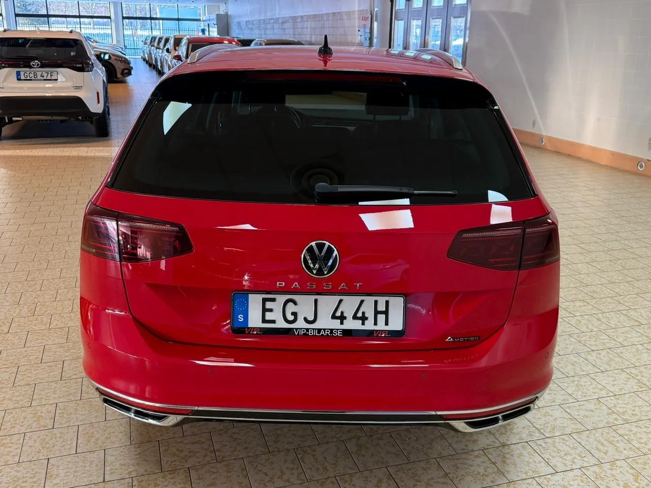 Vehicle image 4