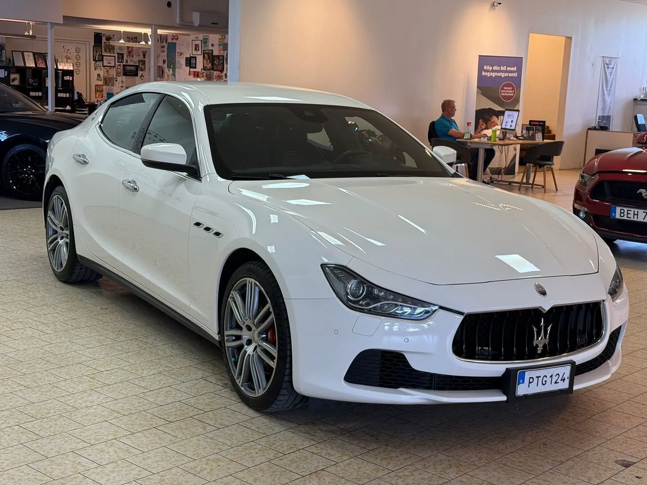 Vehicle image 7