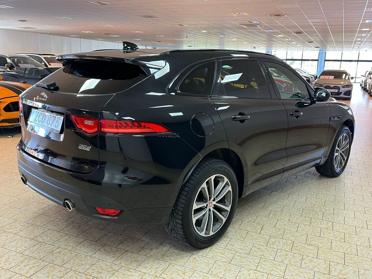 Vehicle image 5