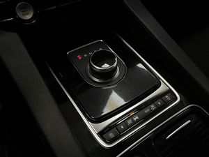 Jaguar F-Pace bild 21
