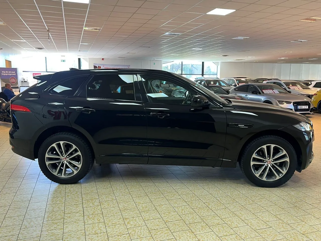 Vehicle image 6