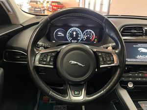 Jaguar F-Pace bild 18