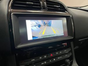 Jaguar F-Pace bild 22