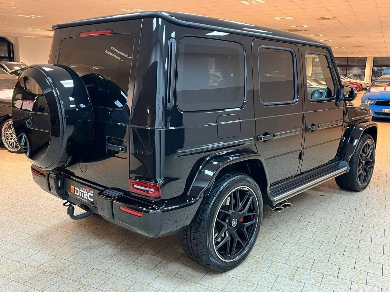 Vehicle image 5