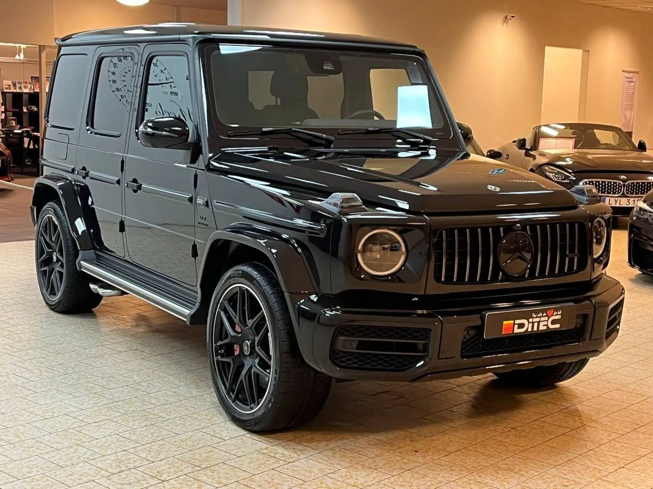 Vehicle image 7