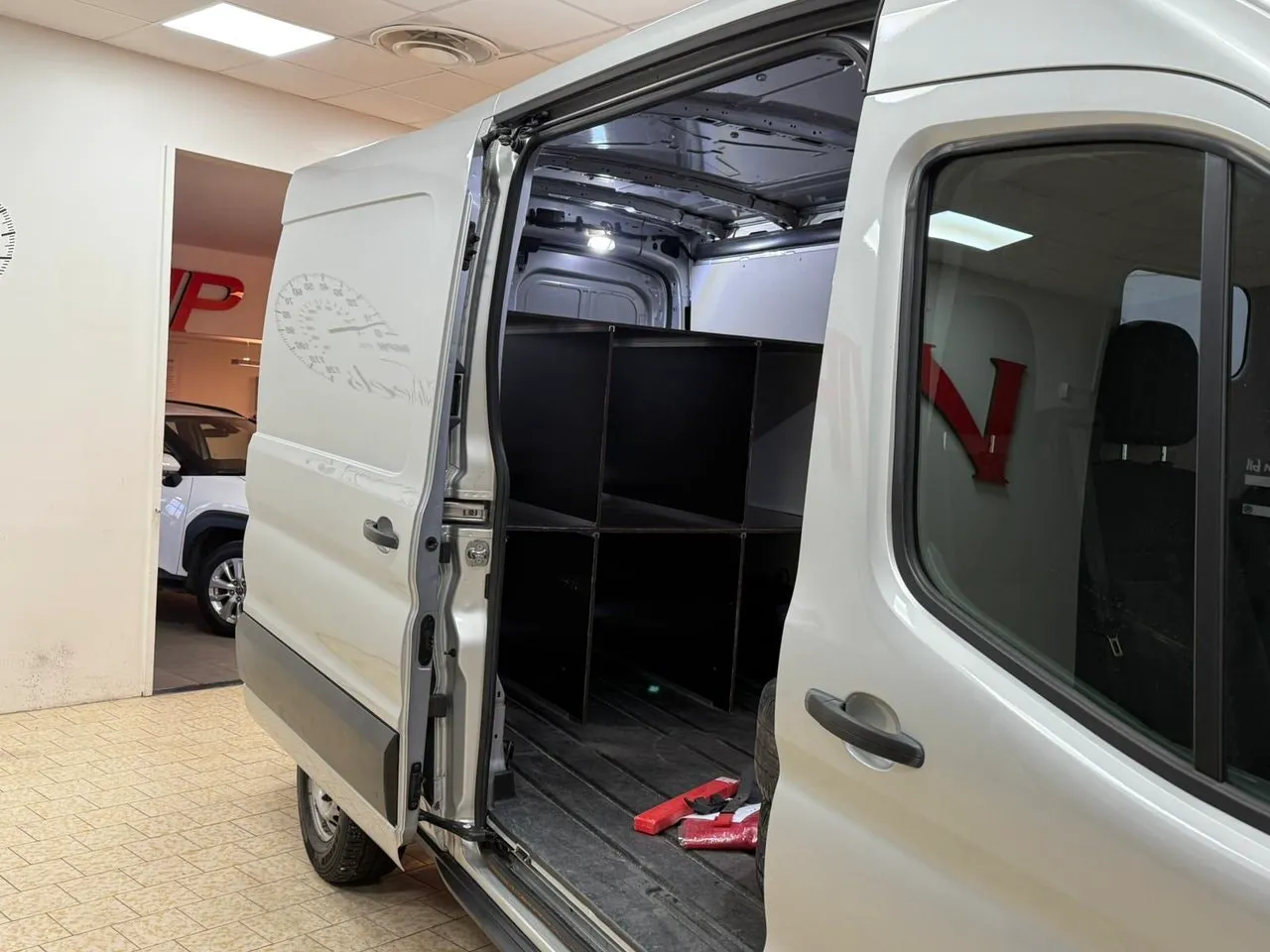Vehicle image 11