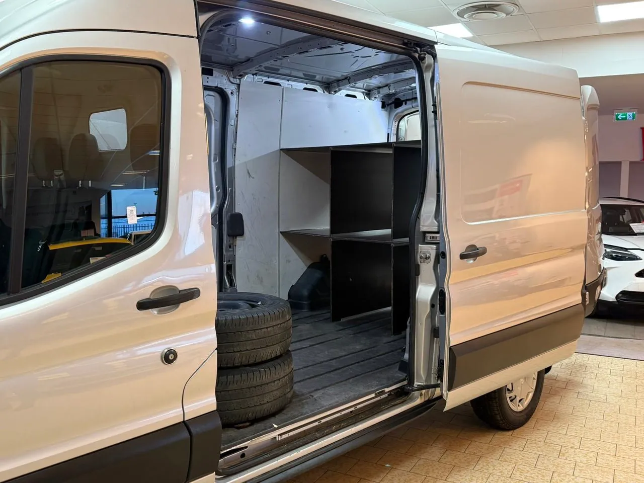 Vehicle image 10
