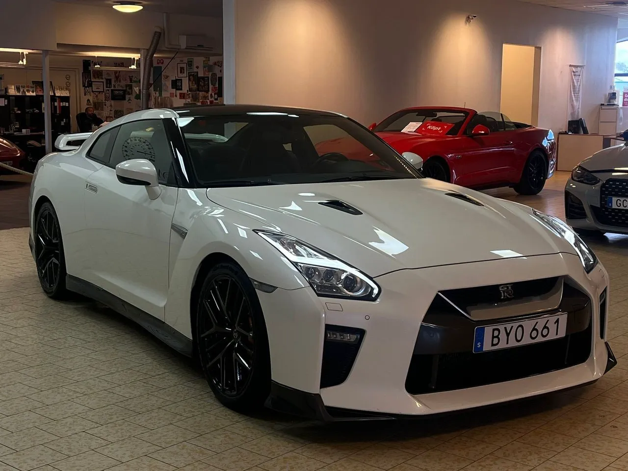 Vehicle image 7