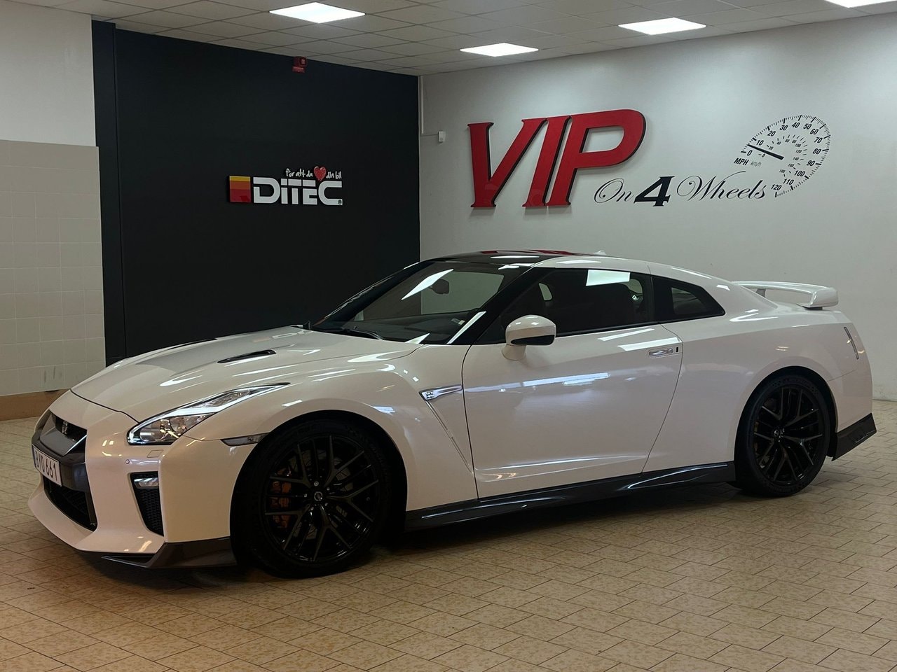Nissan GT-R