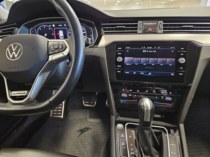 Volkswagen Passat bild 10