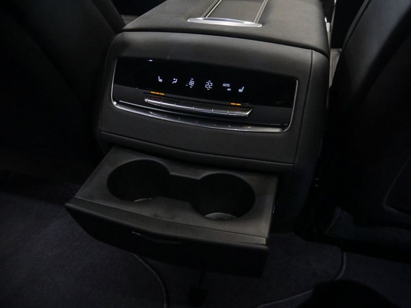 Cadillac ESCALADE bild 19