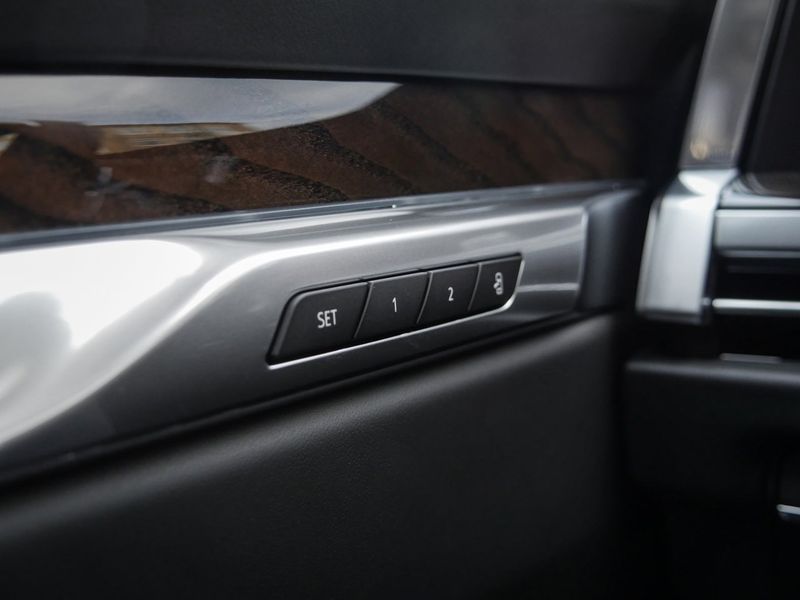Cadillac ESCALADE bild 31