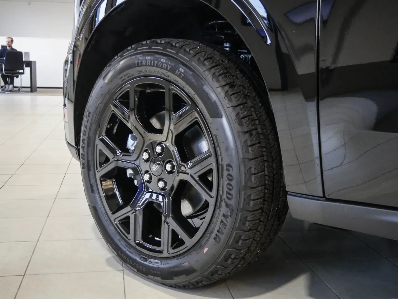 Vehicle image 10