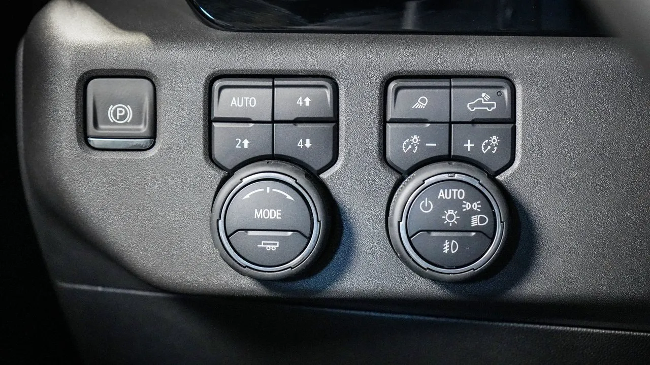 Vehicle image 27
