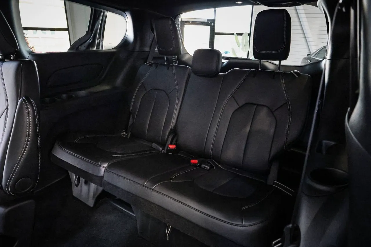 Vehicle image 22