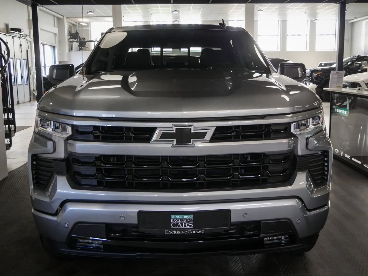 Vehicle image 4