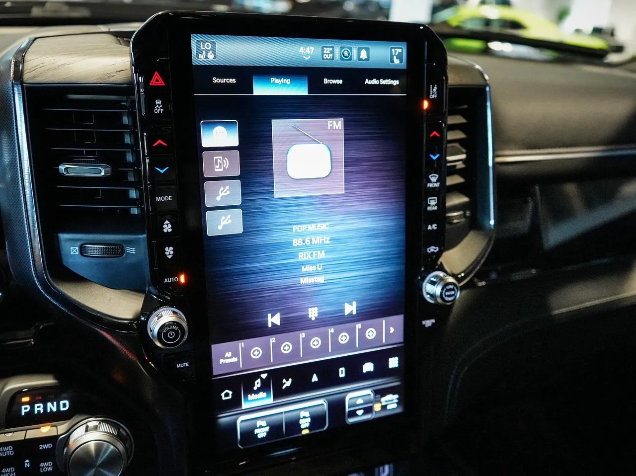 Vehicle image 14