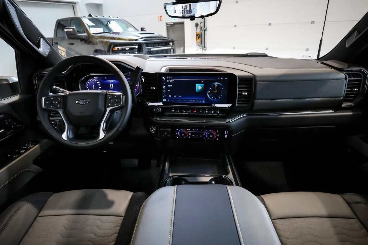 Vehicle image 30