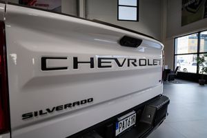 Chevrolet Silverado bild 17