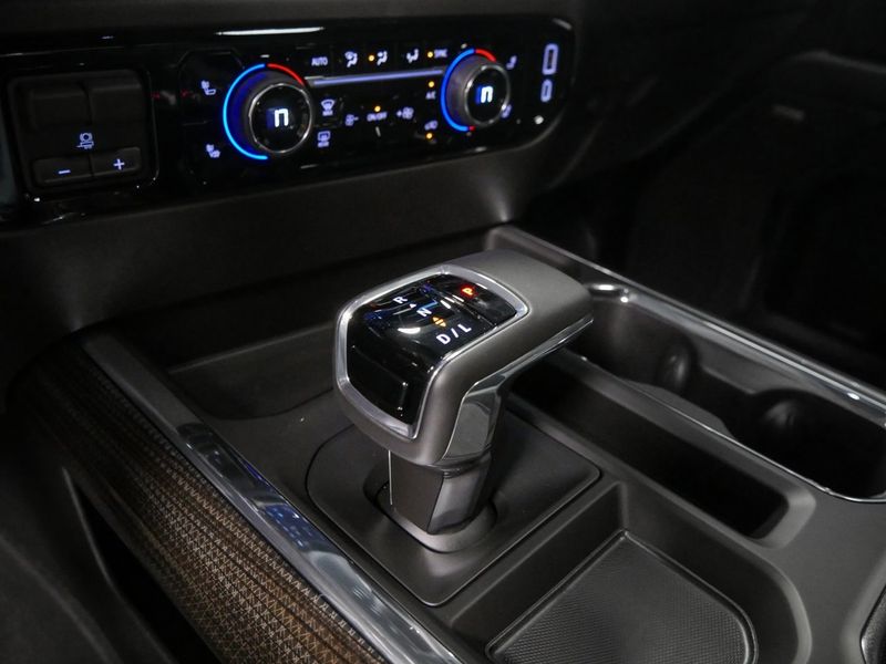 Chevrolet Silverado bild 16