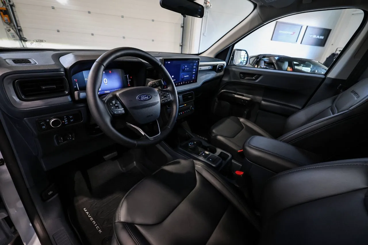 Vehicle image 16