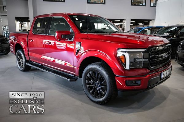 Ford F-150 SuperCrew Lariat BLACK APPERANCE V8 Coyote - 2026