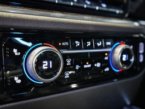 Chevrolet Silverado bild 17