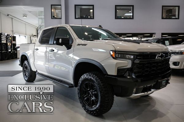 Chevrolet Silverado ZR2 6.2L V8 / DSSV stötdämpare / DARK APPERANCE / HEMMA - 2026