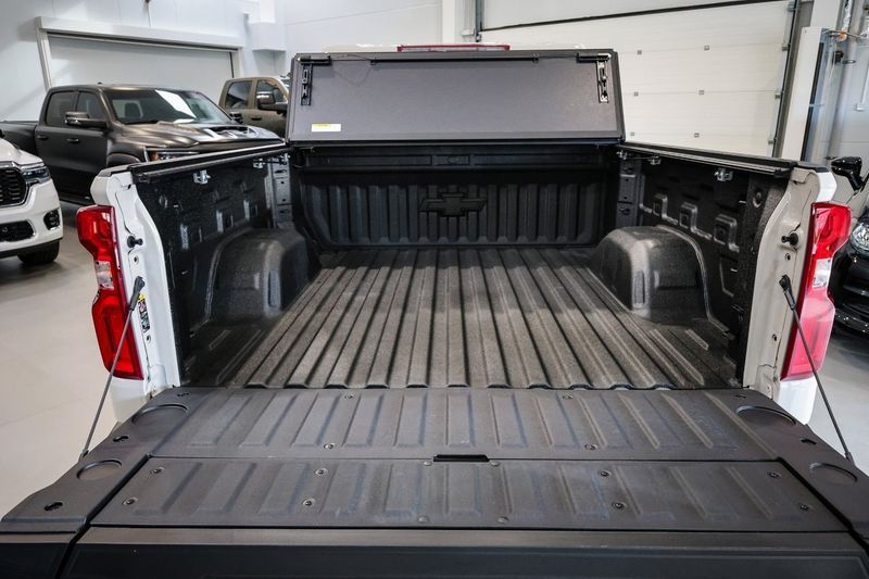 Chevrolet Silverado bild 17