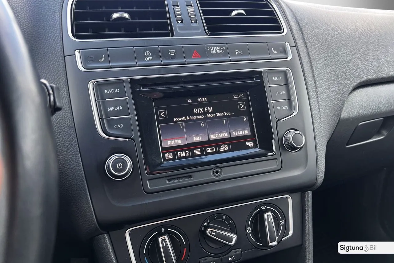 Vehicle image 20