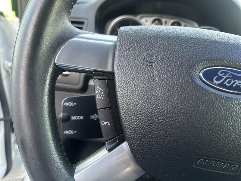Ford Kuga bild 21