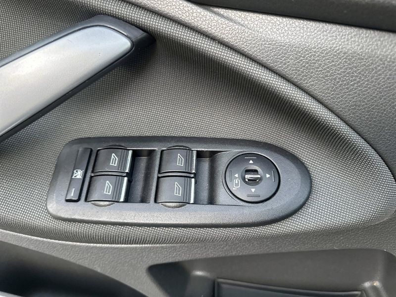 Ford Kuga bild 19