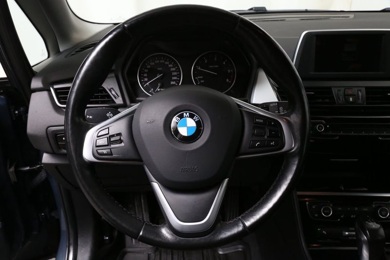 BMW 218 bild 9