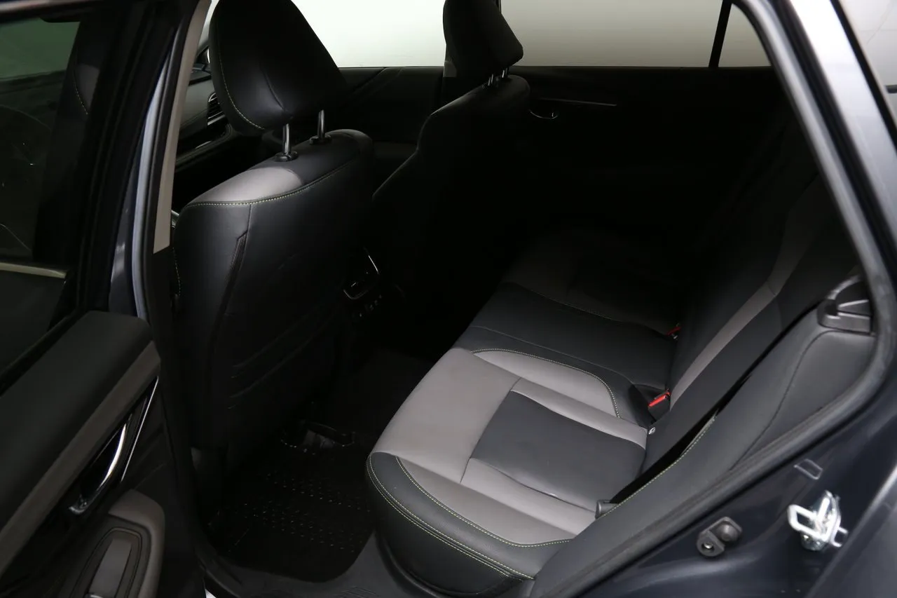 Vehicle image 21