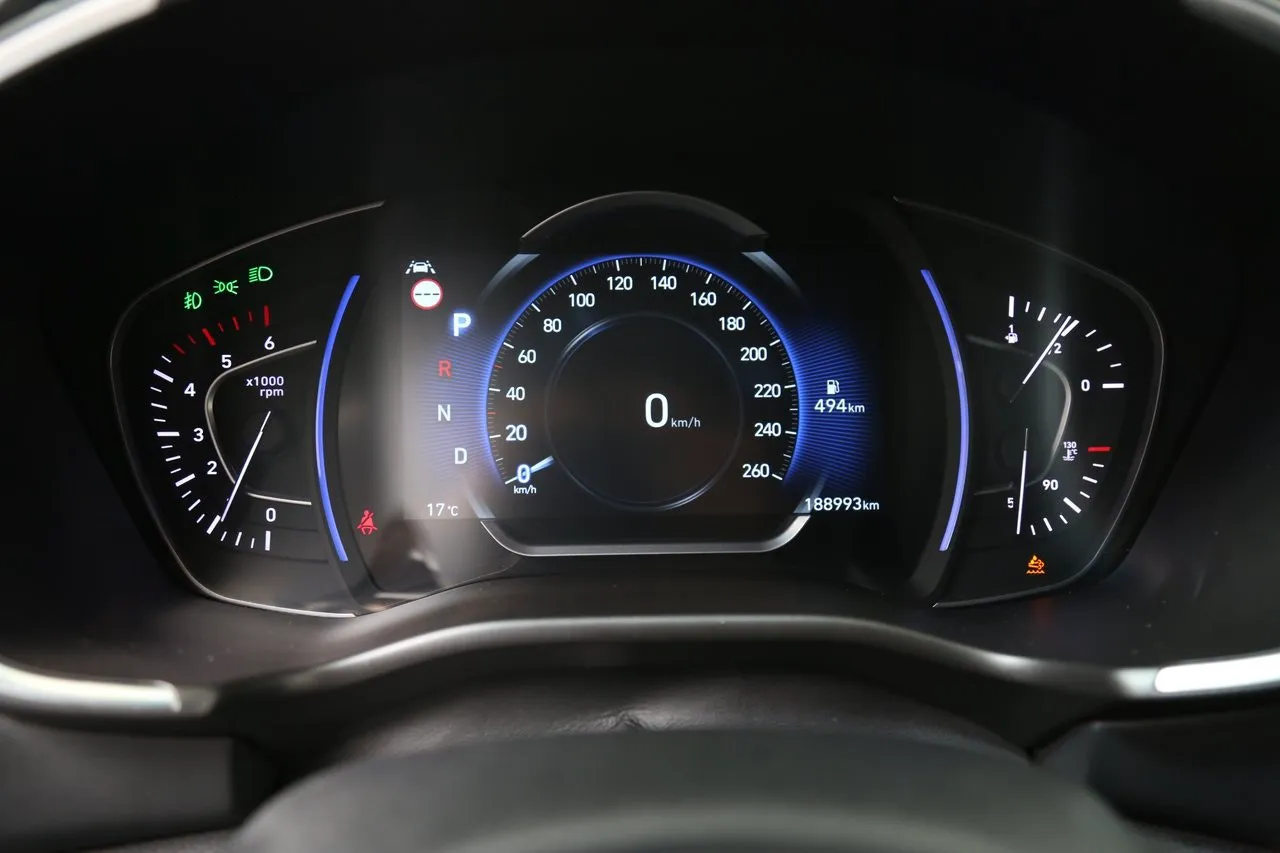 Vehicle image 25